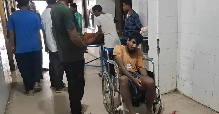 সড়ক দুর্ঘটনায় আহত